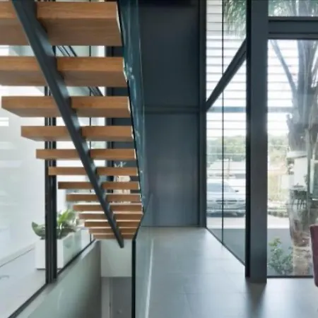 Luxurious Apartment *